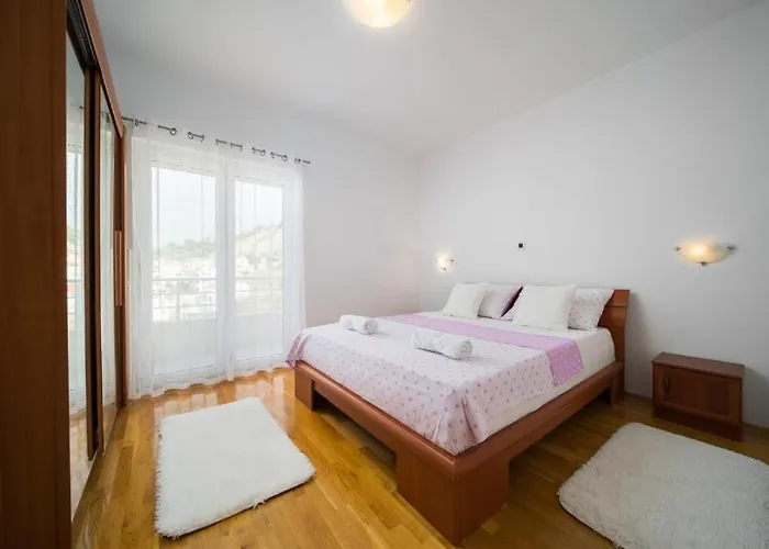 Daire With Wifi Podstrana, - 25097 Split